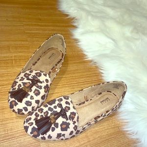 Chic leopard ballet flats